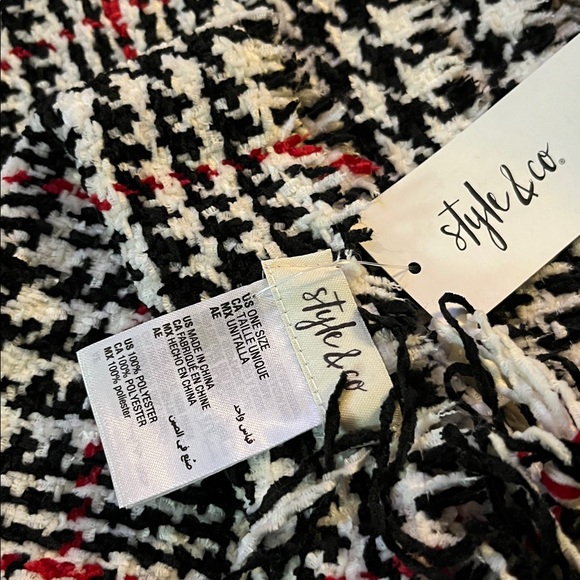 Style and Co! Chic Houndstooth Scarf!  New. Soft and comfy. - Picture 1 of 3